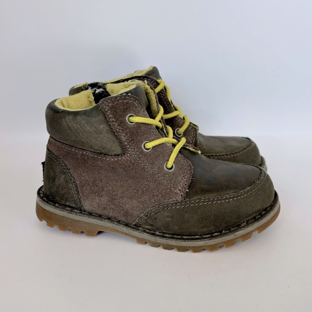 UGG Orin Toddler Size 7 Brown Suede Boots, Laces with Side Zippers